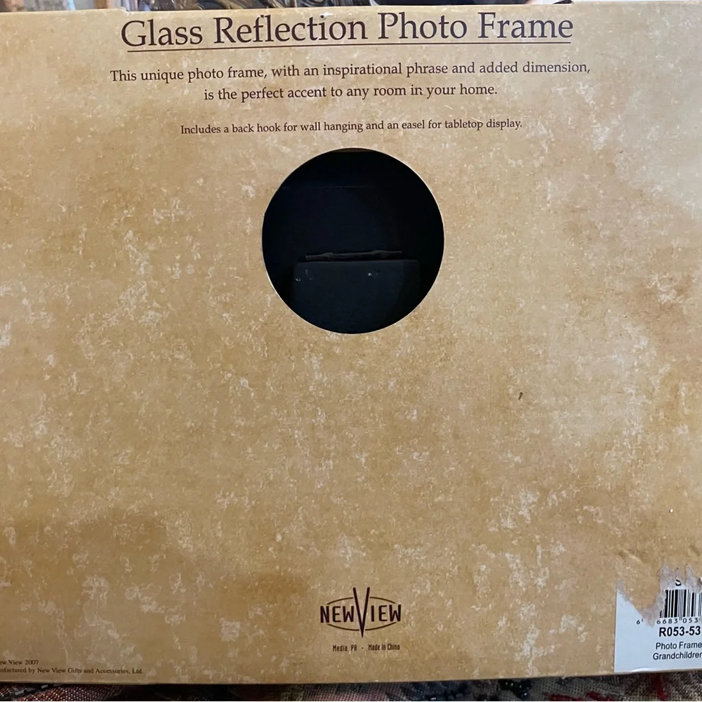 NEW VIEW Elegant brown Picture Frame with Sentimental Accents GRANDCHILD 6x4 New